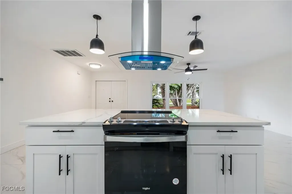 1124 NW 1st Place Cape Coral FL 33993