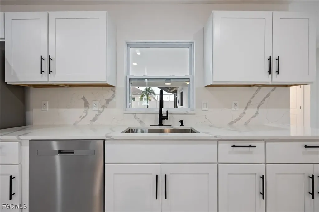 1124 NW 1st Place Cape Coral FL 33993