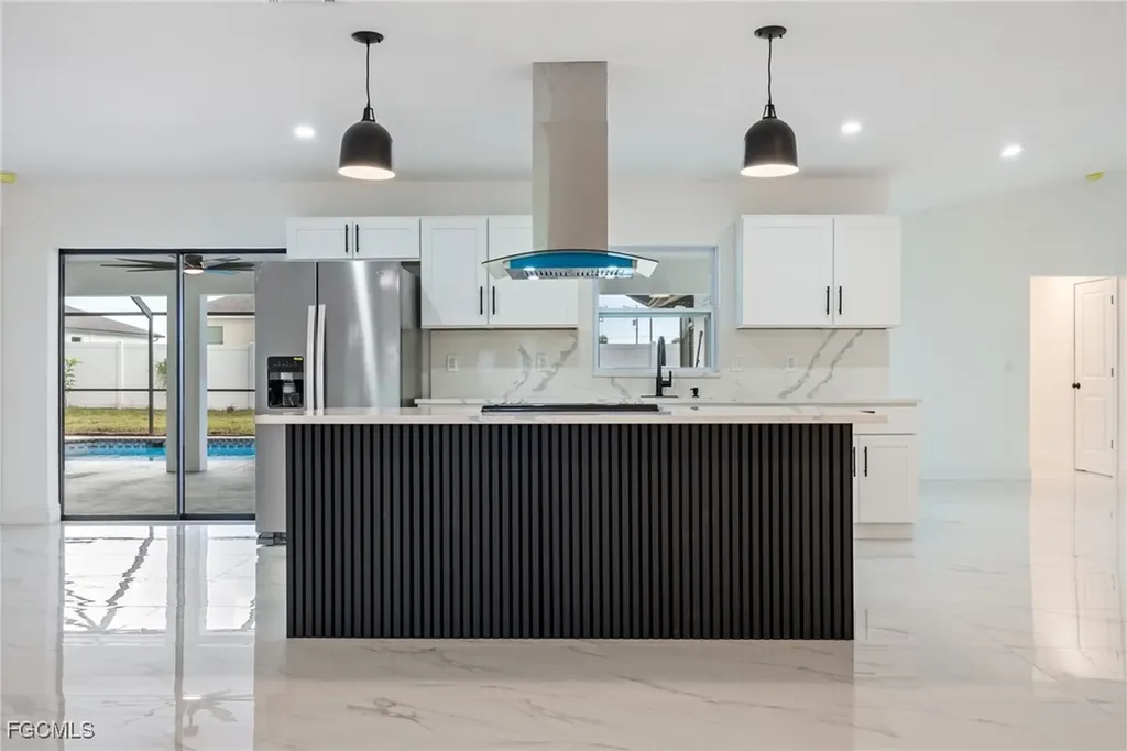 1124 NW 1st Place Cape Coral FL 33993