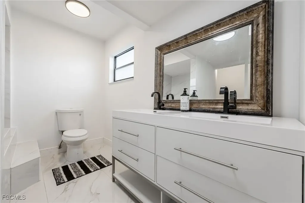 1124 NW 1st Place Cape Coral FL 33993