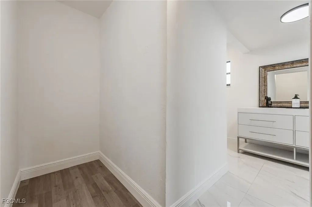 1124 NW 1st Place Cape Coral FL 33993