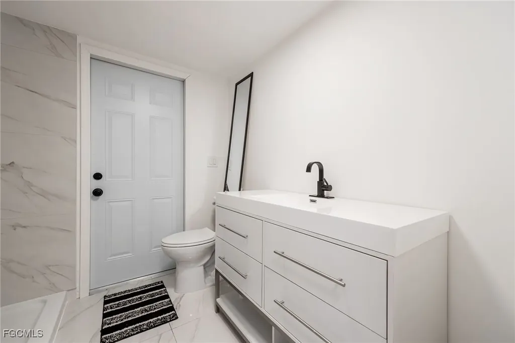 1124 NW 1st Place Cape Coral FL 33993