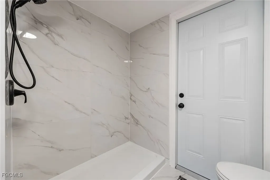 1124 NW 1st Place Cape Coral FL 33993