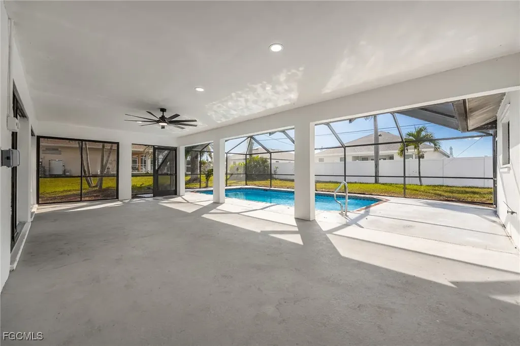 1124 NW 1st Place Cape Coral FL 33993