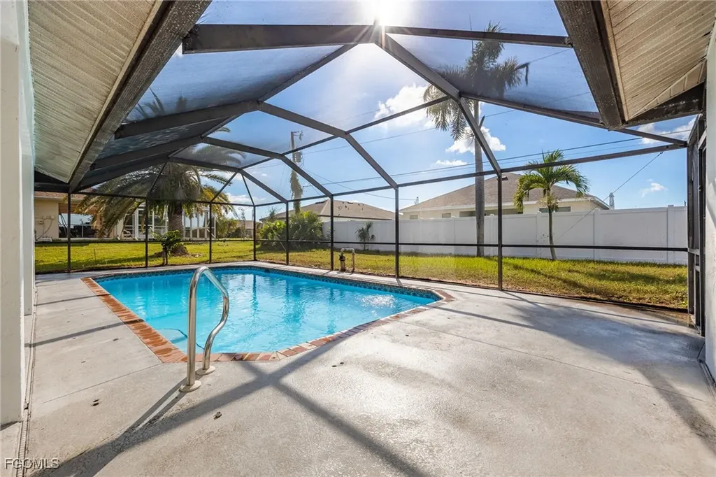 1124 NW 1st Place Cape Coral FL 33993