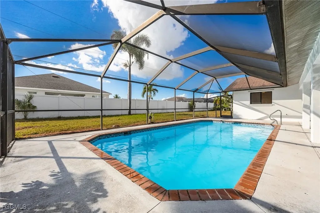 1124 NW 1st Place Cape Coral FL 33993