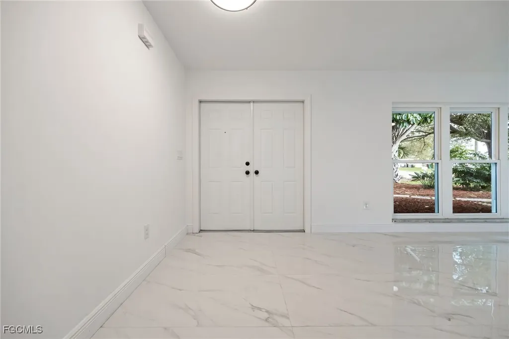 1124 NW 1st Place Cape Coral FL 33993