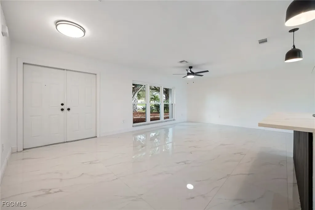 1124 NW 1st Place Cape Coral FL 33993