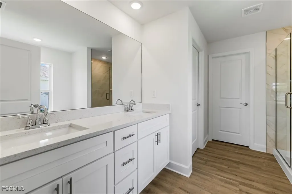 2818 NW 18th Place Cape Coral FL 33993