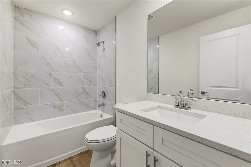 2818 NW 18th Place Cape Coral FL 33993