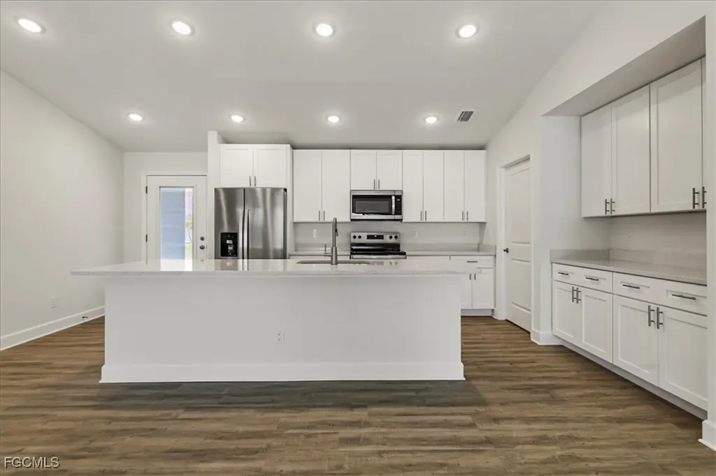 2818 NW 18th Place Cape Coral FL 33993