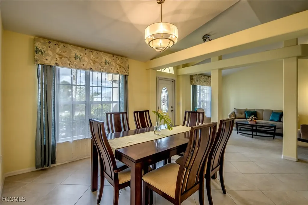 1613 NW 31st Place Cape Coral FL 33993