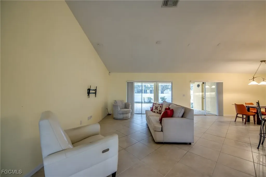 1613 NW 31st Place Cape Coral FL 33993