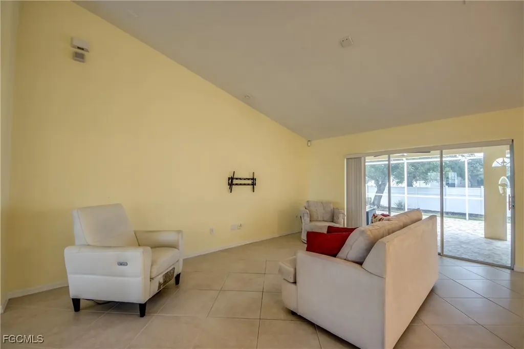 1613 NW 31st Place Cape Coral FL 33993