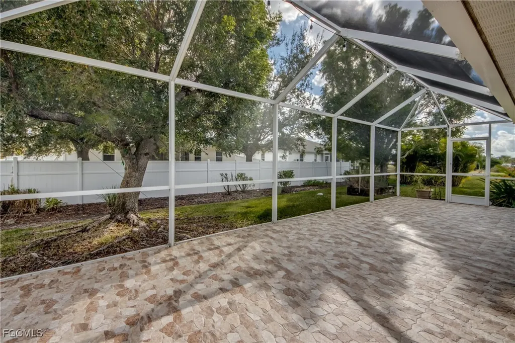 1613 NW 31st Place Cape Coral FL 33993