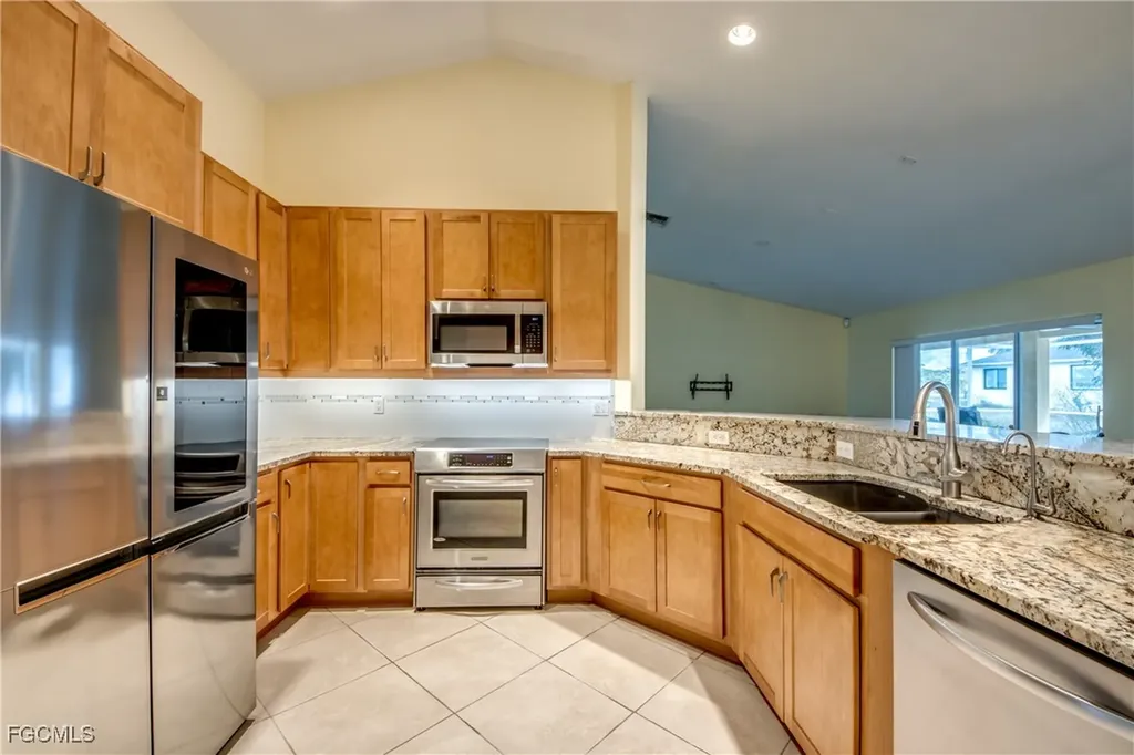 1613 NW 31st Place Cape Coral FL 33993