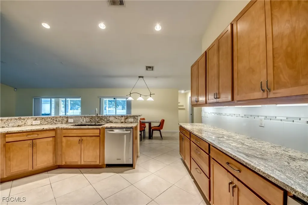1613 NW 31st Place Cape Coral FL 33993