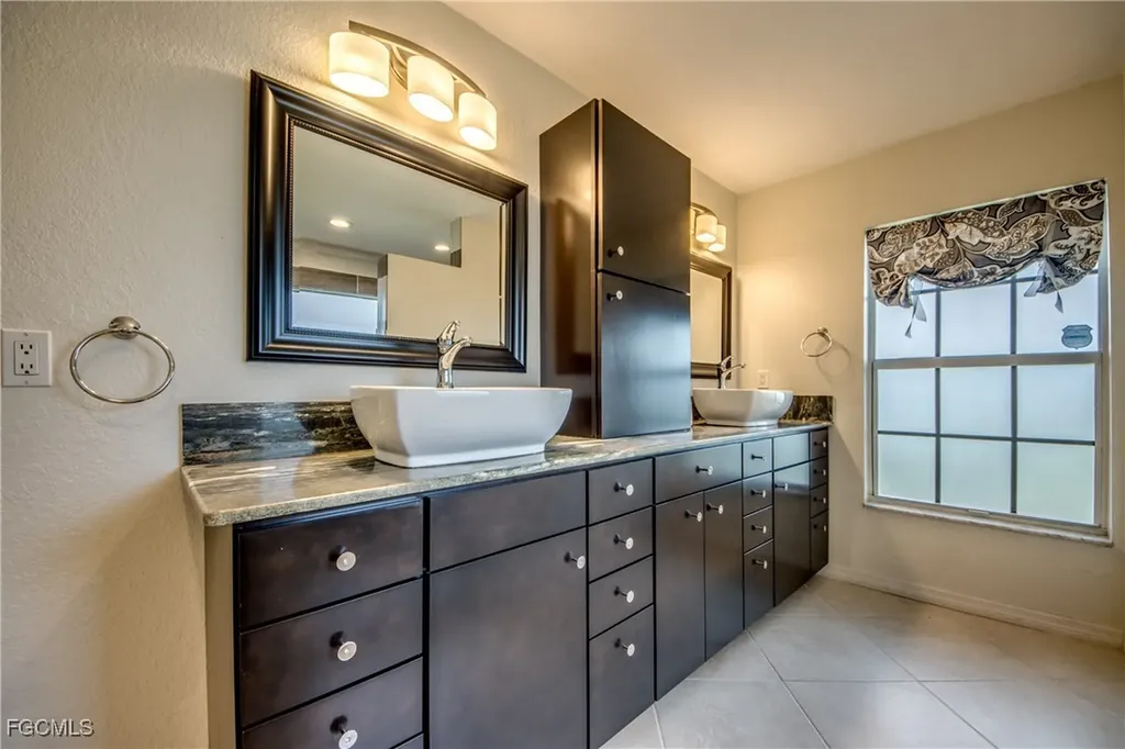 1613 NW 31st Place Cape Coral FL 33993
