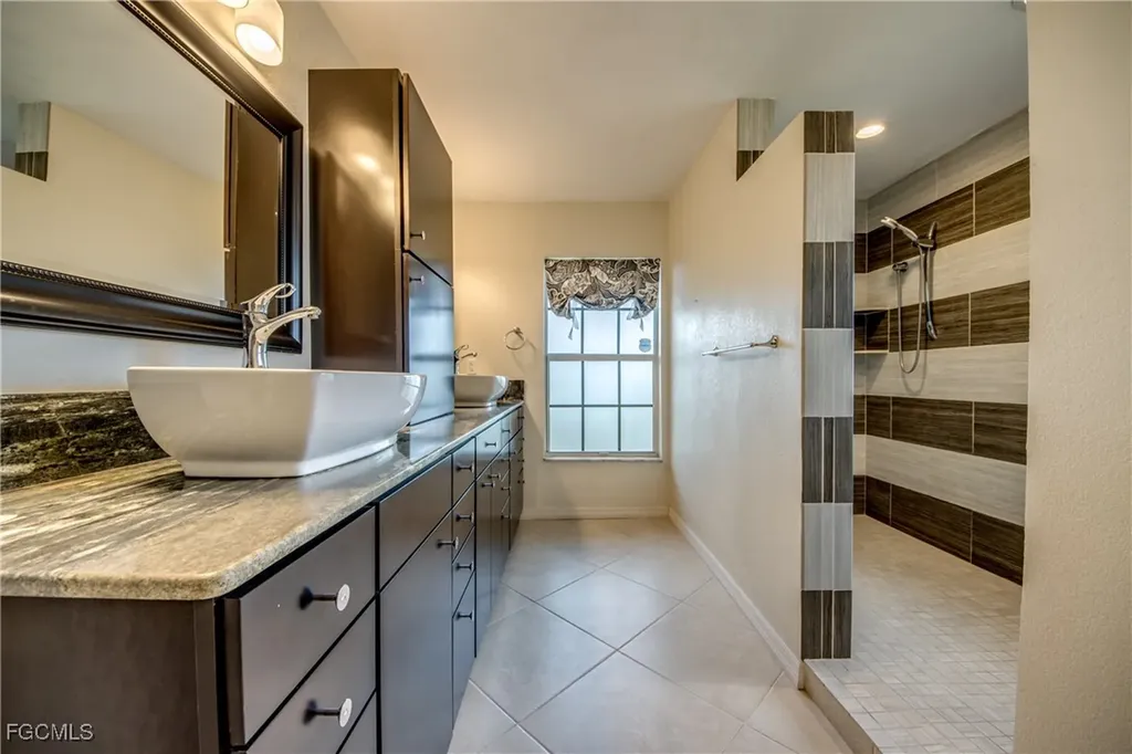 1613 NW 31st Place Cape Coral FL 33993