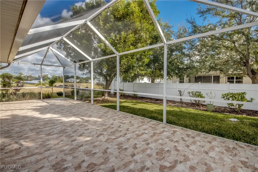 1613 NW 31st Place Cape Coral FL 33993