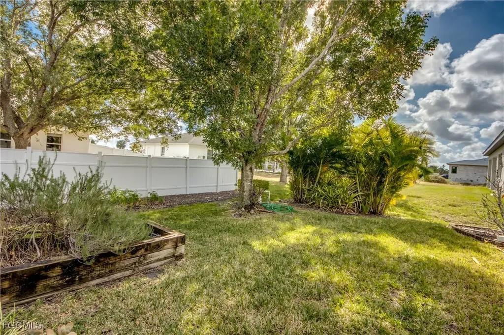 1613 NW 31st Place Cape Coral FL 33993