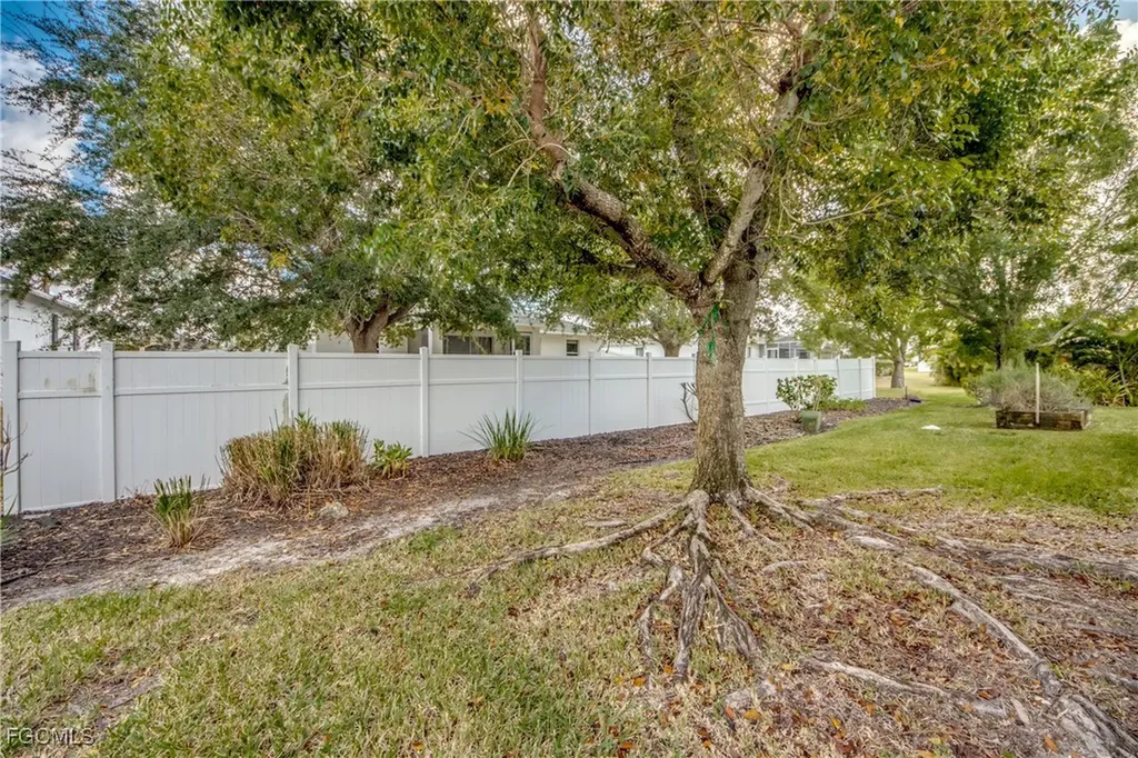 1613 NW 31st Place Cape Coral FL 33993