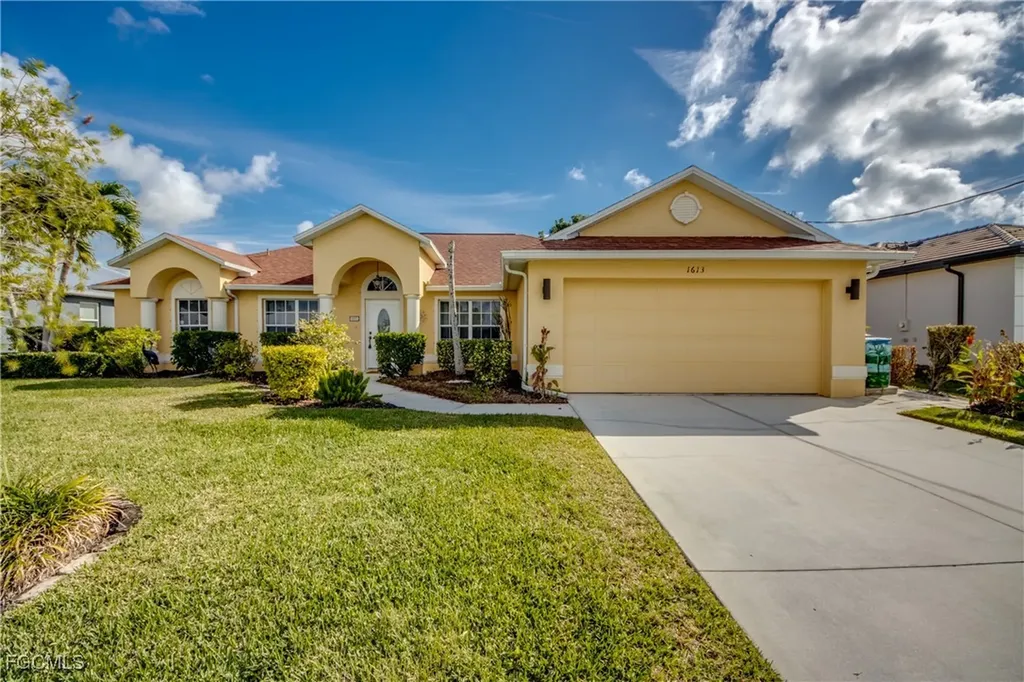 1613 NW 31st Place Cape Coral FL 33993