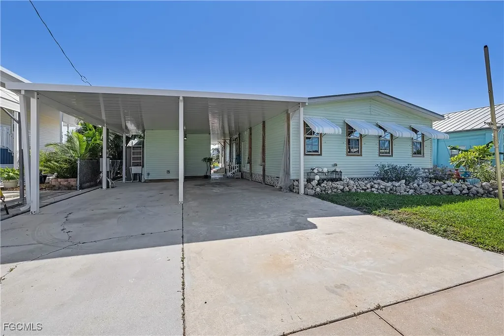 2592 York Road St. James City FL 33956