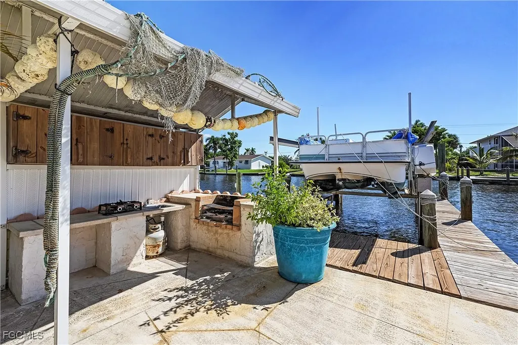 2592 York Road St. James City FL 33956