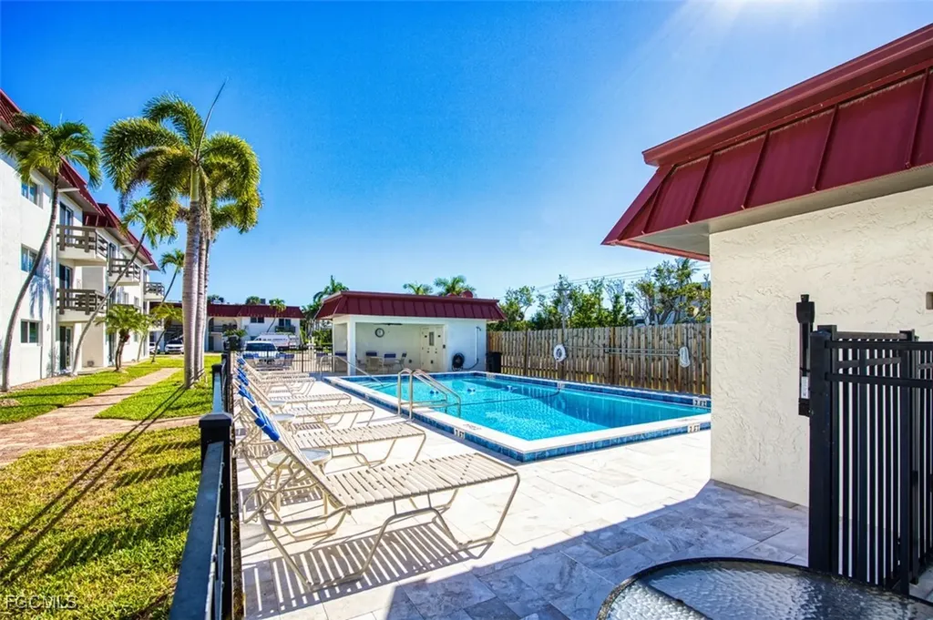1610 Middle Gulf Drive Sanibel FL 33957