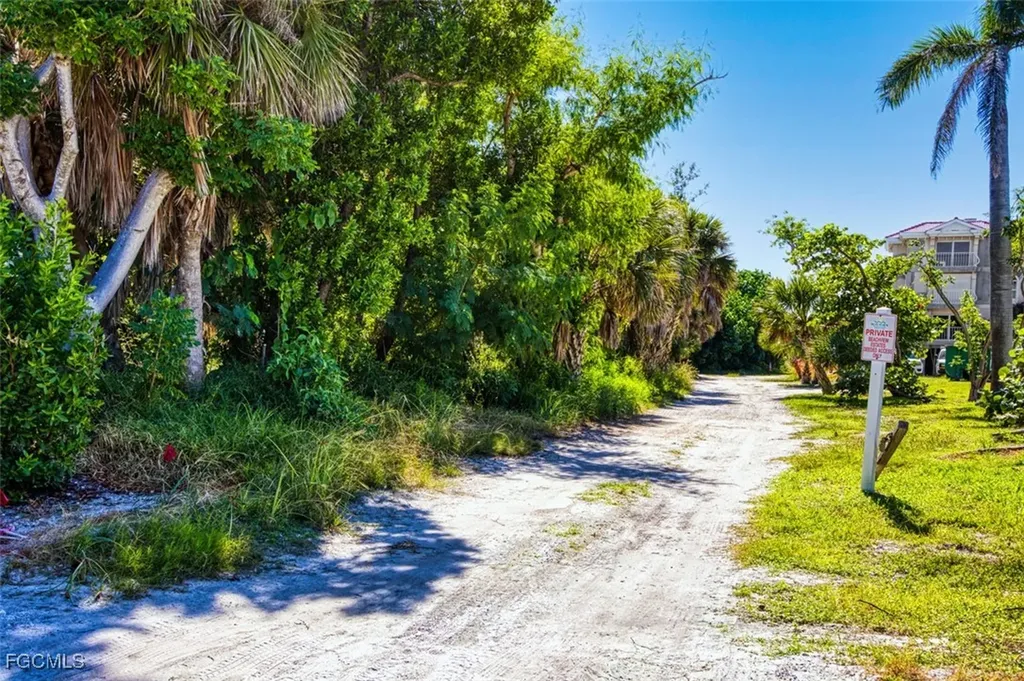 1610 Middle Gulf Drive Sanibel FL 33957
