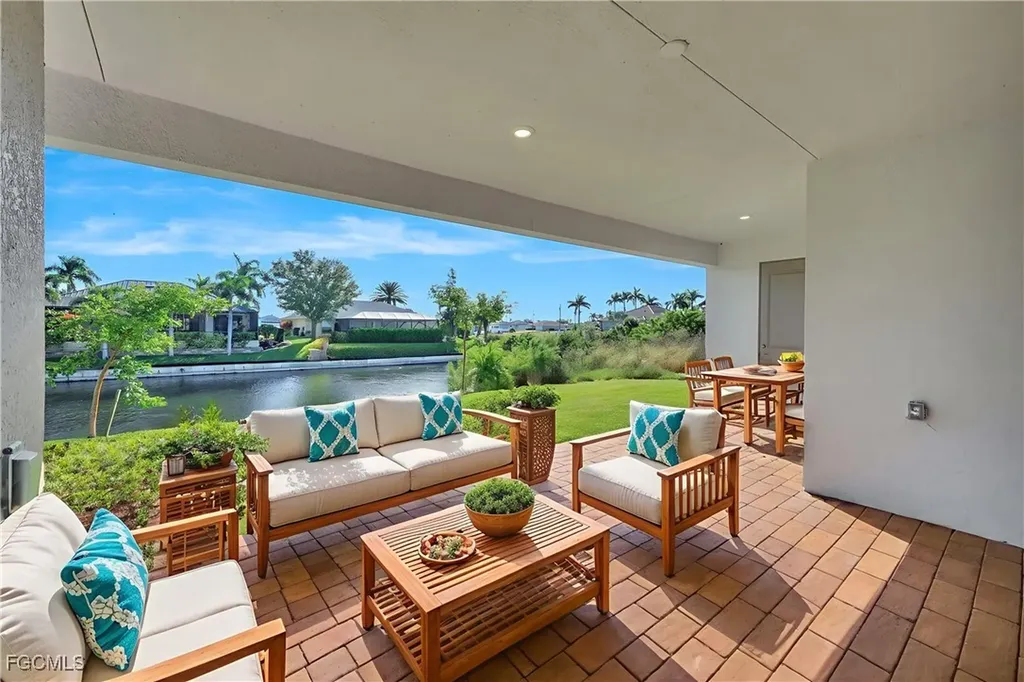 2721 SW 11th Avenue Cape Coral FL 33914