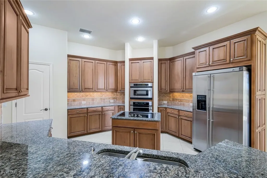 2832 SW 17th Avenue Cape Coral FL 33914