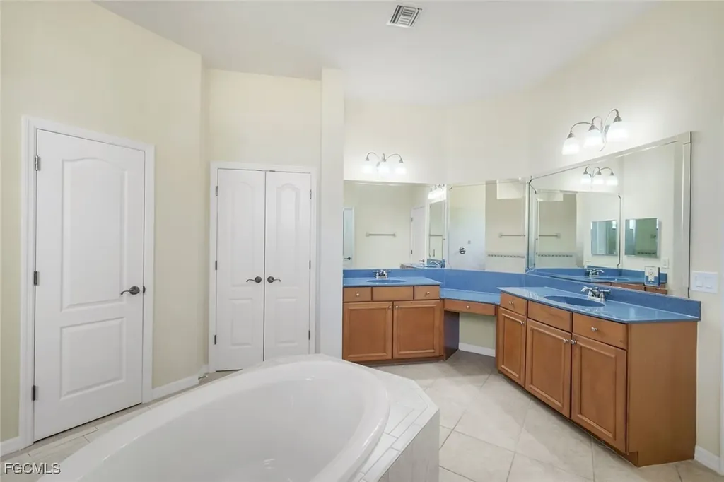 2832 SW 17th Avenue Cape Coral FL 33914
