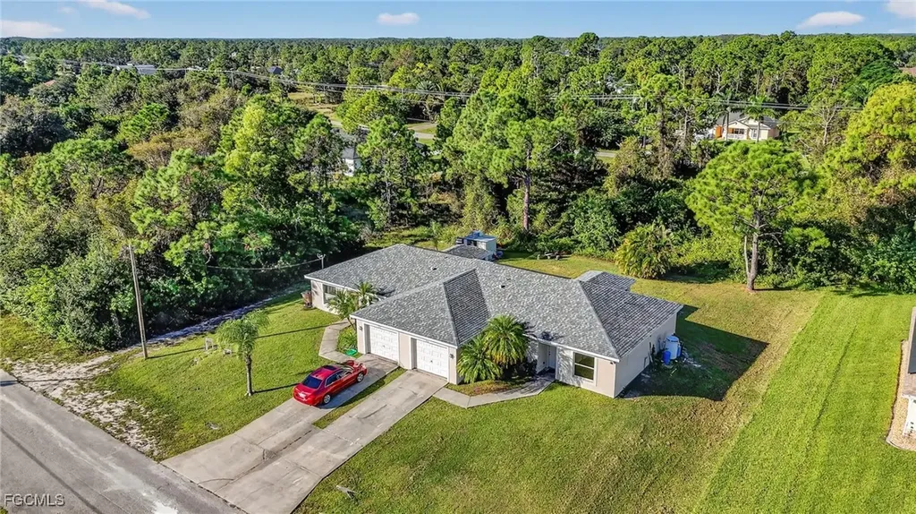 710/712 Creuset Avenue S Lehigh Acres FL 33974