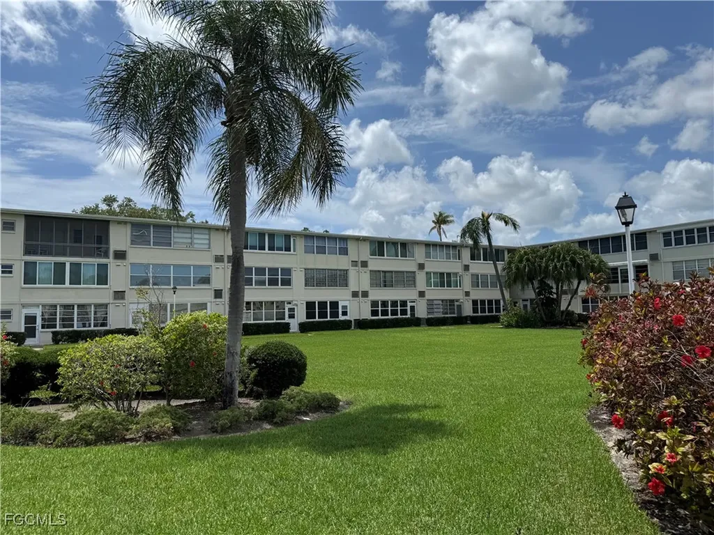 8101 11th N Street N St. Petersburg FL 33702