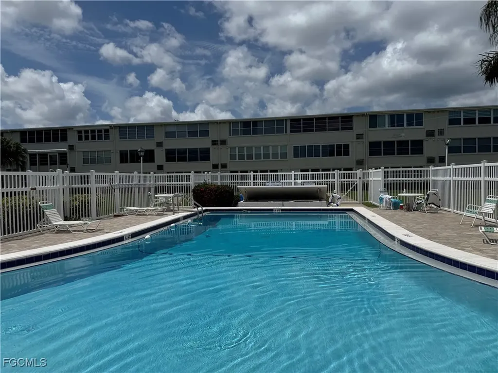 8101 11th N Street N St. Petersburg FL 33702