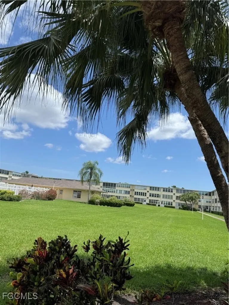 8101 11th N Street N St. Petersburg FL 33702