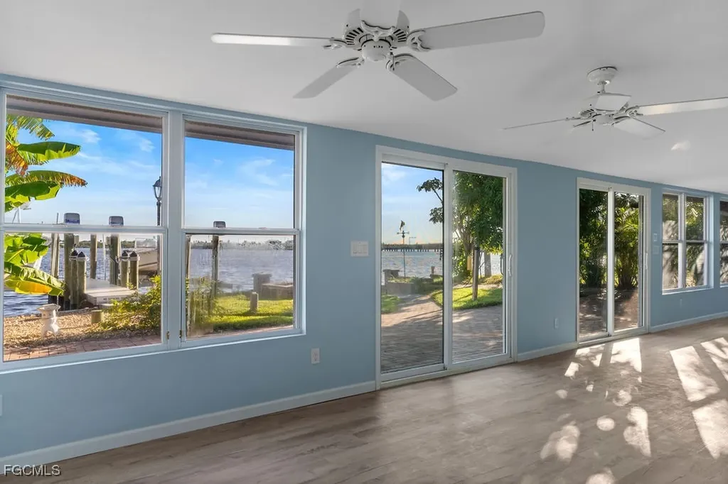 2504 Bayshore Drive Matlacha FL 33993