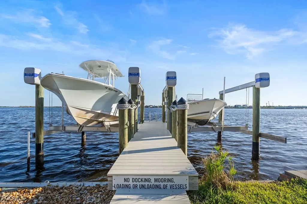 2504 Bayshore Drive Matlacha FL 33993
