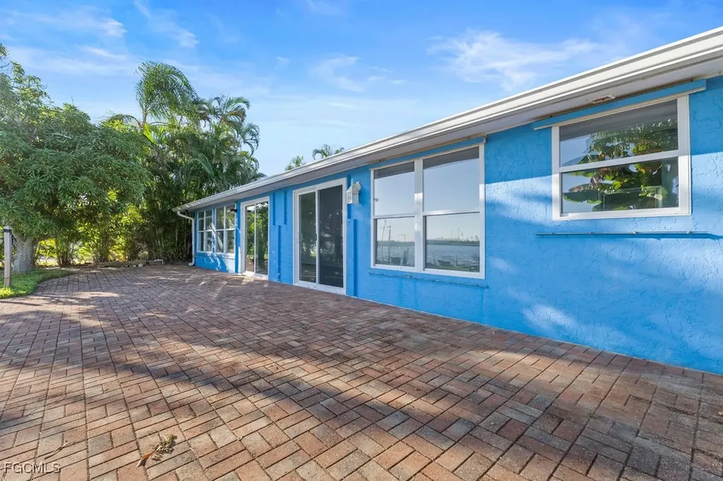 2504 Bayshore Drive Matlacha FL 33993
