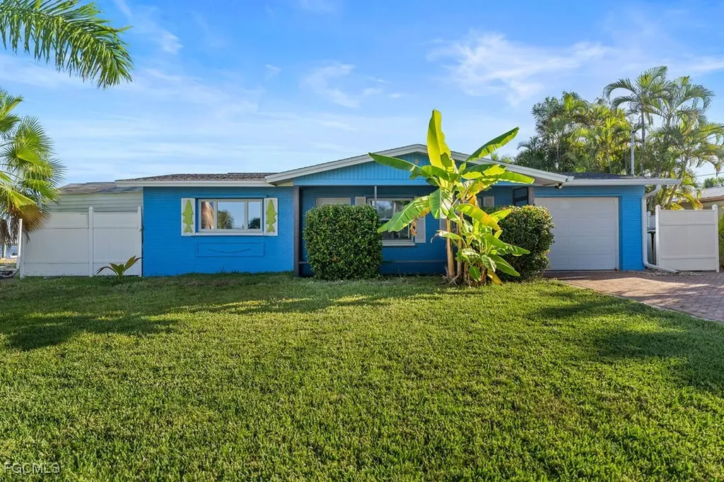 2504 Bayshore Drive Matlacha FL 33993