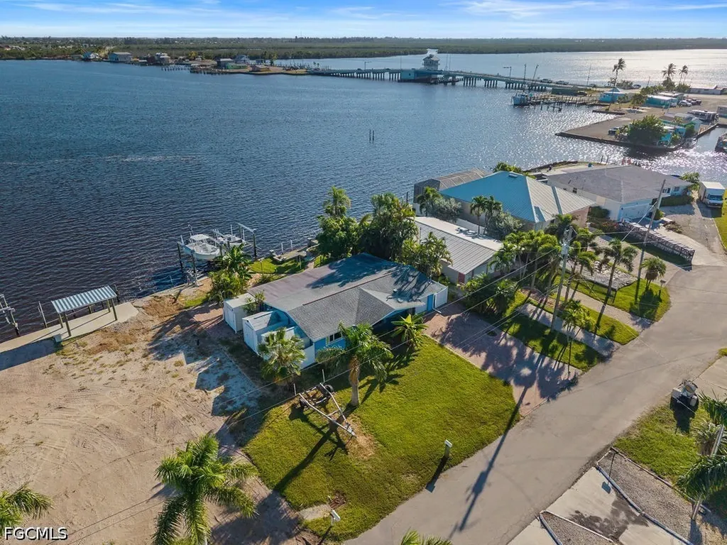 2504 Bayshore Drive Matlacha FL 33993