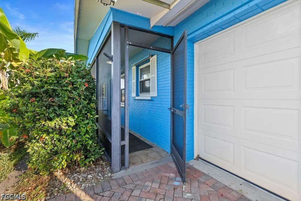 2504 Bayshore Drive Matlacha FL 33993