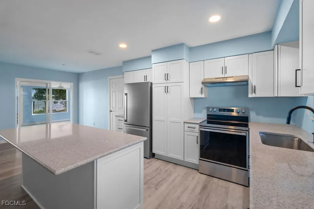 2504 Bayshore Drive Matlacha FL 33993