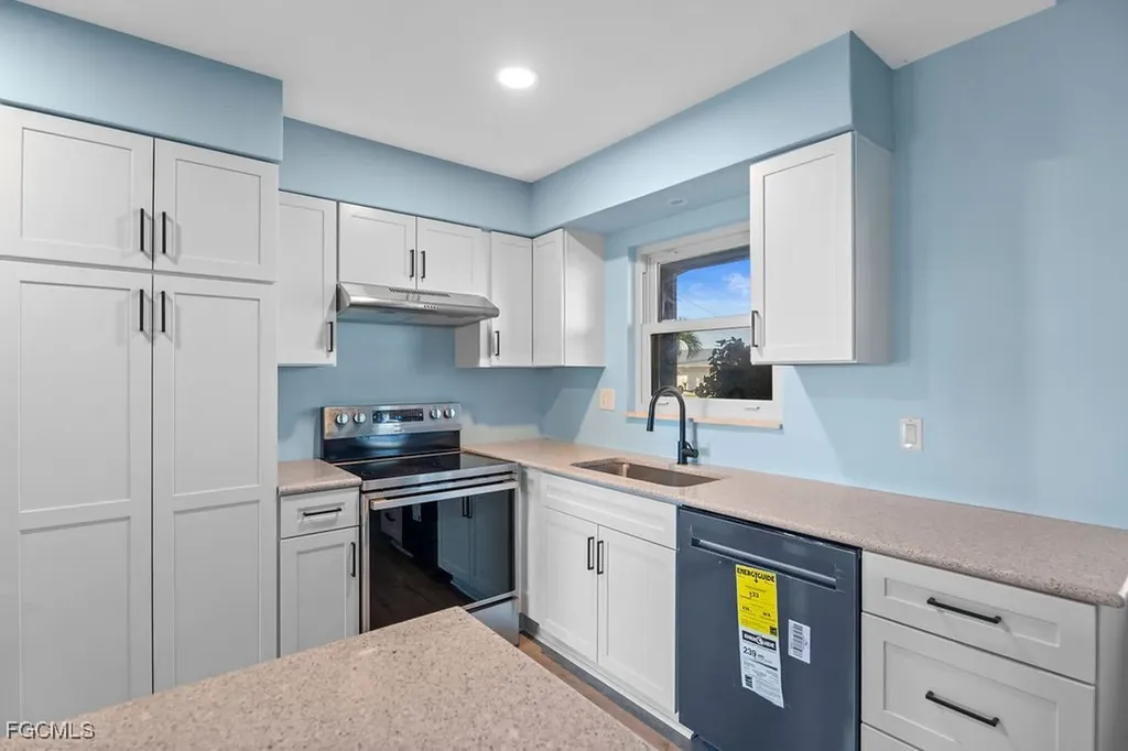 2504 Bayshore Drive Matlacha FL 33993
