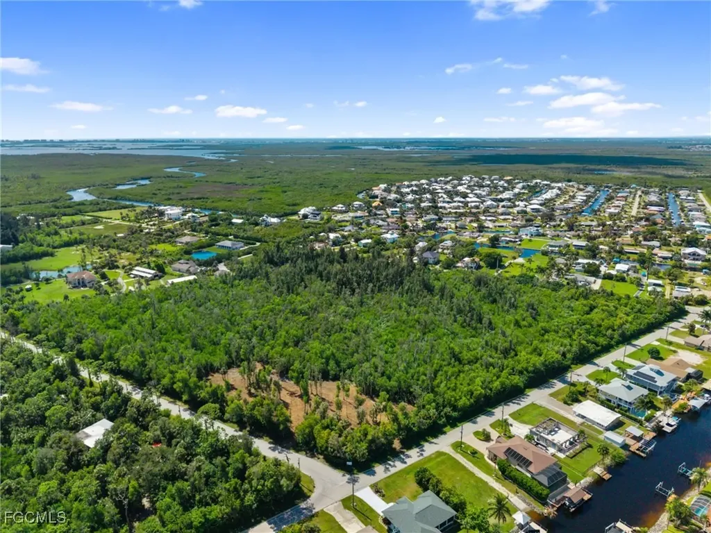 18181 Pioneer Road Fort Myers FL 33908