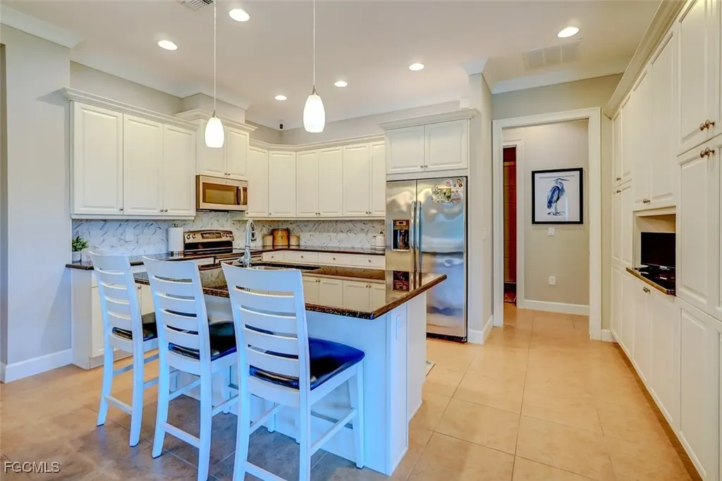 7202 Dominica Drive Naples FL 34113