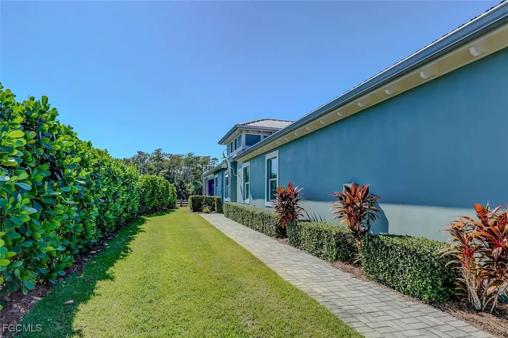 7202 Dominica Drive Naples FL 34113