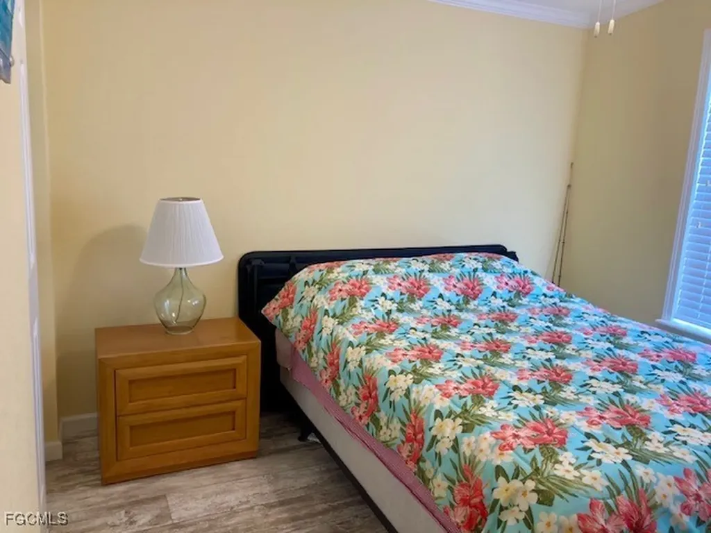 325 Shoreland Drive E Fort Myers FL 33905